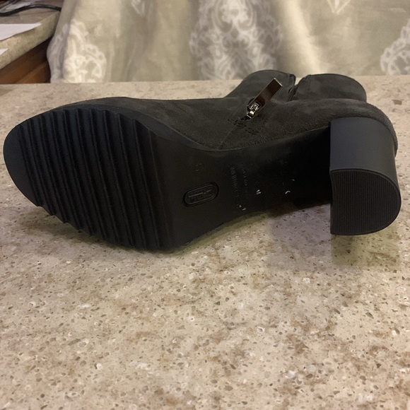 NWOT La Canadienne MILA Suede Gray Leather Bootie Size 9 - Picture 8 of 9